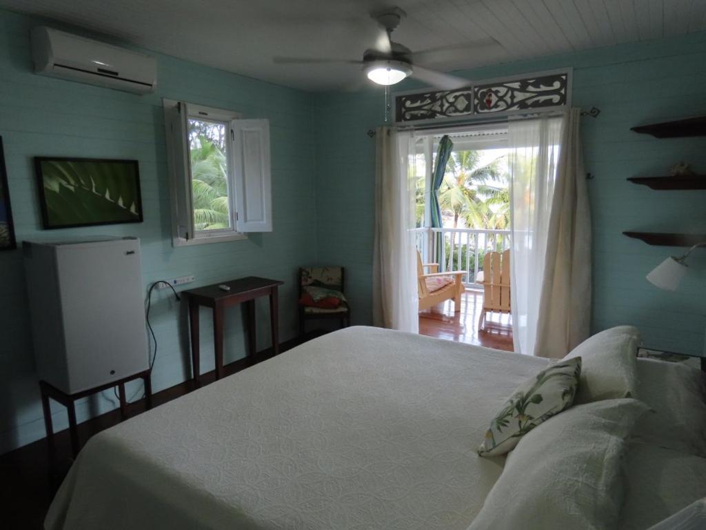 بوكاس تاون Sand Dollar Beach Bed & Breakfast المظهر الخارجي الصورة